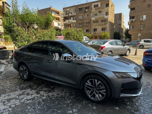 سكودا اوكتافيا 2025 رمادي أوتوماتيك مستعملة للبيع في مدينة نصر - 5