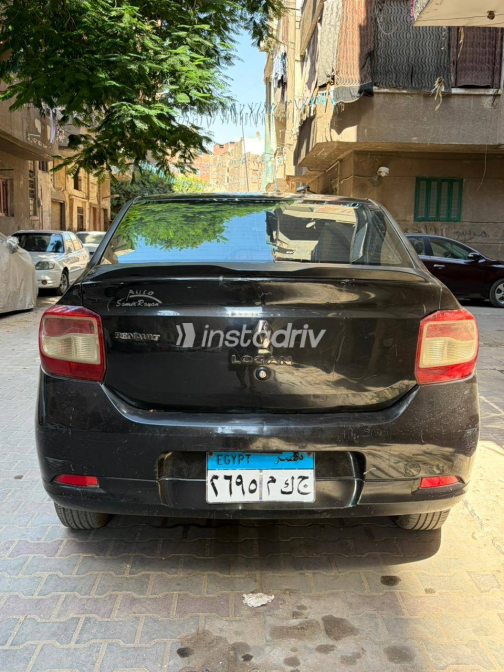 Renault Logan 2015 Black Manual Used for Sale in Giza - 2