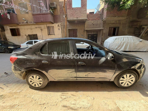 Renault Logan 2015 Black Manual Used for Sale in Giza - 4