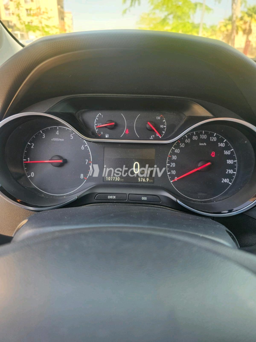 Opel Crossland 2021 Red Automatic Used for Sale in Cairo - 8