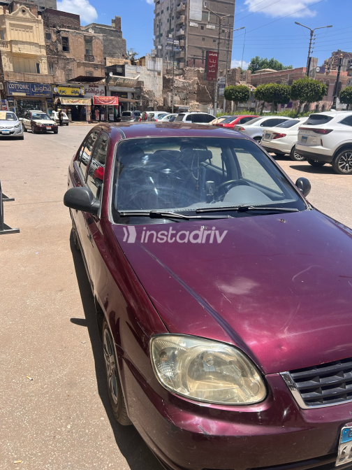 Hyundai Verna 2017 White Manual Used for Sale in Mansoura - 2