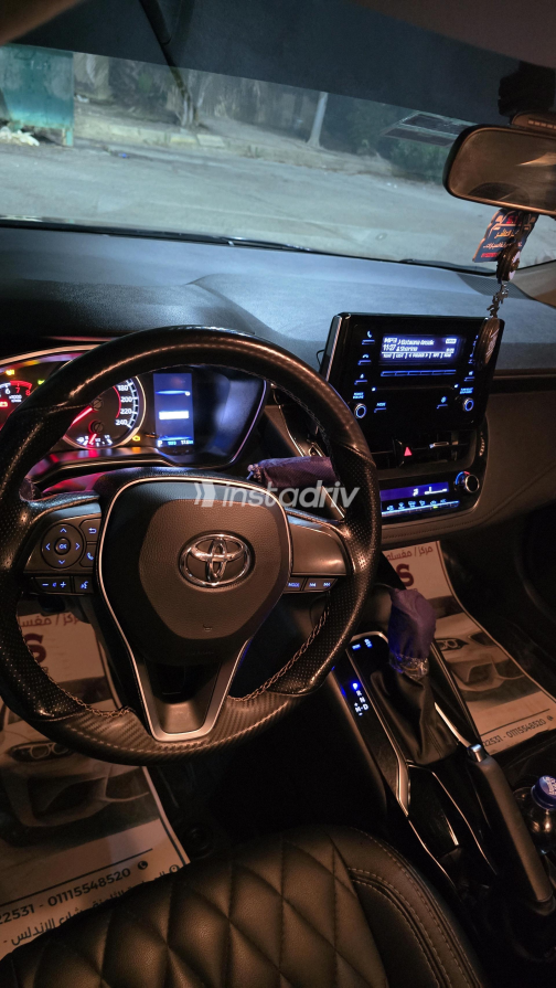 تويوتا كورولا 2022 أبيض CVT مستعملة للبيع في العاشر من رمضان - 7