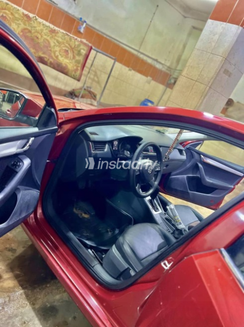 Skoda Octavia 2015 Red Automatic Used for Sale in Greater Cairo ( Cairo + Giza) - 2
