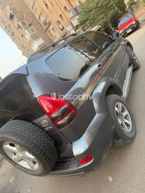 Toyota Prado 2006 Gray Manual Used for Sale in Nasr city - 1