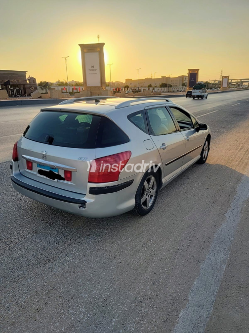 بيجو 407 2005 رمادي أوتوماتيك مستعملة للبيع في الهرم - 7