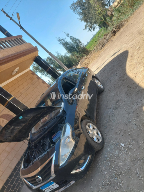 Nissan Sunny 2017 Black Automatic Used for Sale in Greater Cairo ( Cairo + Giza) - 4