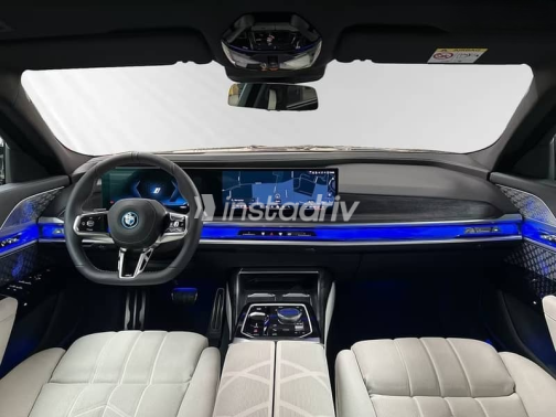 BMW I7 2025 White Automatic New for Sale in Cairo - 5