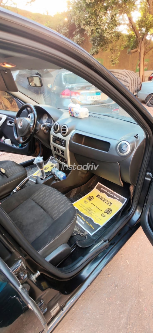 Renault Logan 2014 Black Automatic Used for Sale in Cairo - 5