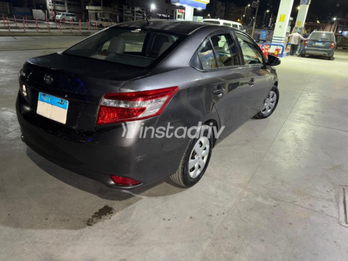 Toyota Yaris 2015 Dark Gray Automatic Used for Sale in Greater Cairo ( Cairo + Giza) - 3