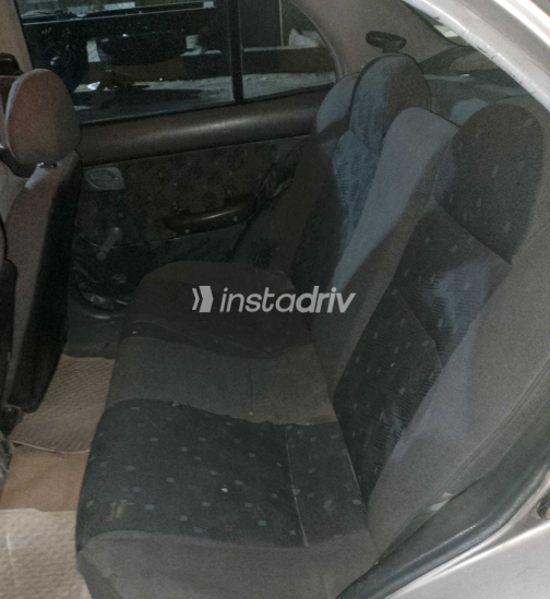 Hyundai Accent 2002 Champagne Automatic Used for Sale in El Haram - 1