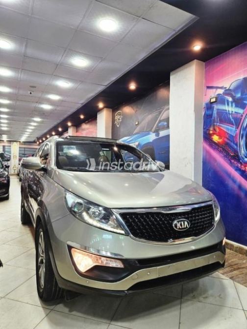 Kia Sportage 2016 Beige Automatic Used for Sale in El Mahalla - 1