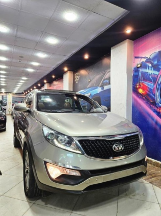 Kia Sportage 2016 Beige Automatic Used for Sale in El Mahalla