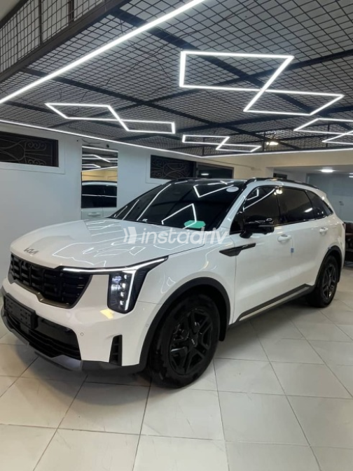 Kia Sorento 2024 White Automatic Used for Sale in Giza - 1