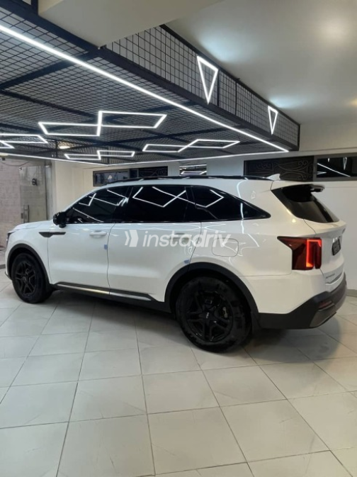 Kia Sorento 2024 White Automatic Used for Sale in Giza - 4