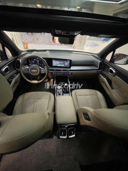 Kia Sorento 2024 White Automatic Used for Sale in Giza - 7