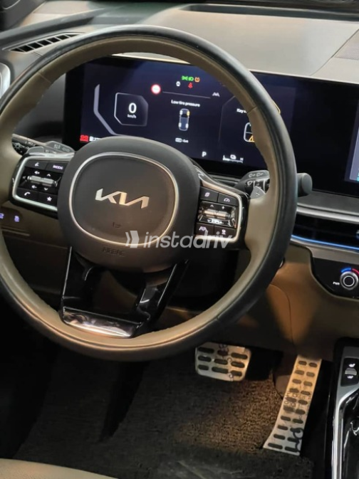 Kia Sorento 2024 White Automatic Used for Sale in Giza - 10
