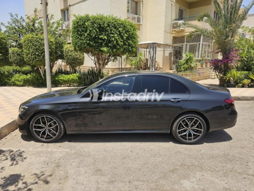 Mercedes E 300 2021 Black Automatic Used for Sale in Al Shorouk - 3