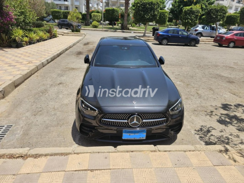 Mercedes E 300 2021 Black Automatic Used for Sale in Al Shorouk - 4