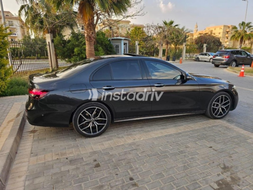 Mercedes E 300 2021 Black Automatic Used for Sale in Al Shorouk - 7