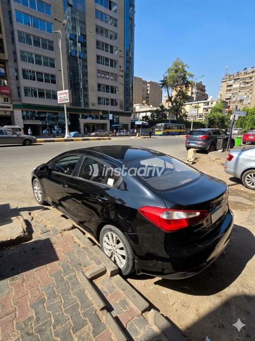 كيا K3 2014 أسود أوتوماتيك مستعملة للبيع في القاهرة - 7