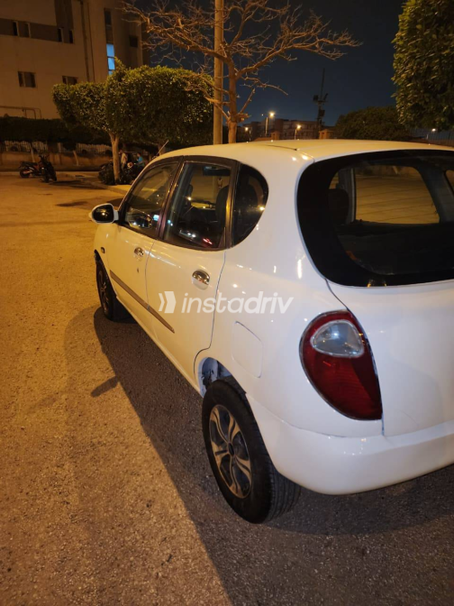 Daihatsu SIRION 2000 White Automatic Used for Sale in Cairo - 8