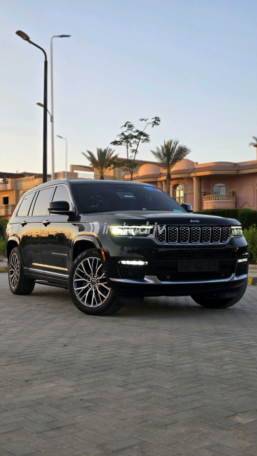 Jeep Grand Cherokee 2023 Black Automatic Used for Sale in Giza - 1