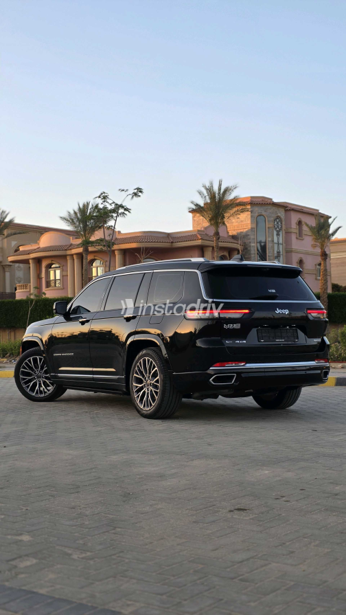 Jeep Grand Cherokee 2023 Black Automatic Used for Sale in Giza - 5