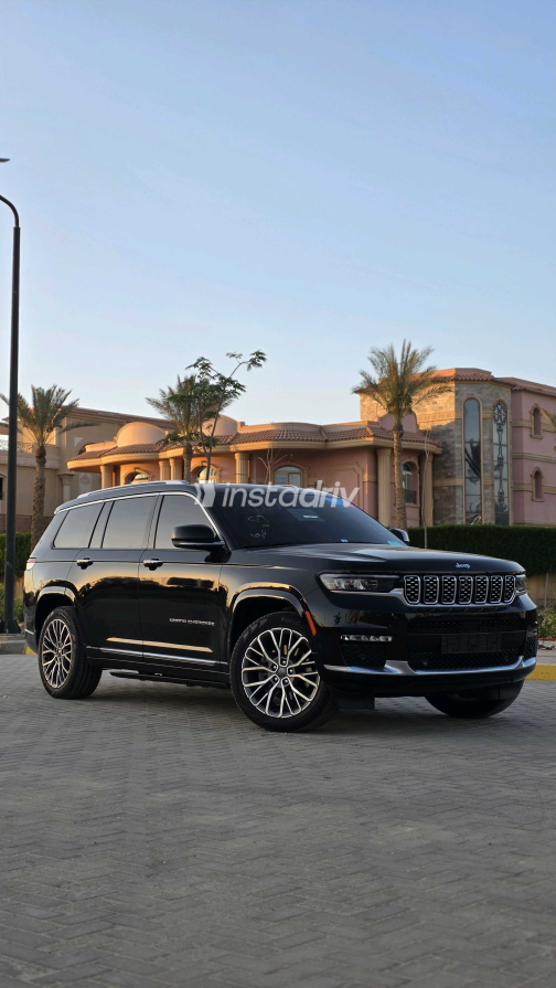 Jeep Grand Cherokee 2023 Black Automatic Used for Sale in Giza - 7