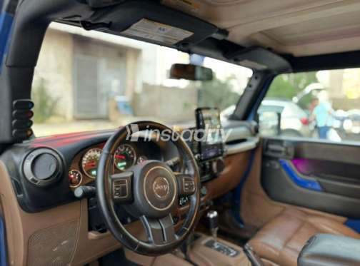 Jeep Wrangler 2013 Dark Blue Automatic Used for Sale in Nasr city - 7