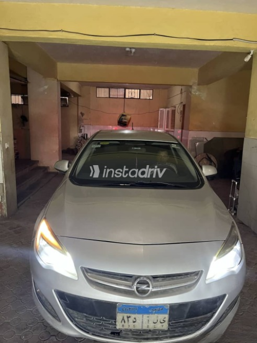 Opel Astra 2017 Silver Automatic Used for Sale in Cairo - 3