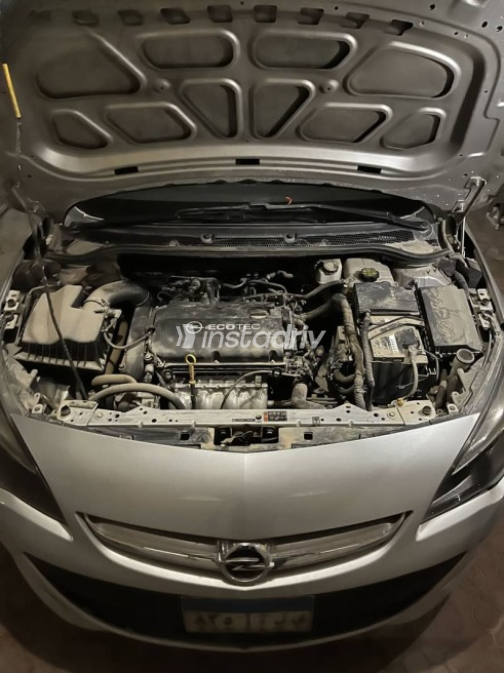 Opel Astra 2017 Silver Automatic Used for Sale in Cairo - 4