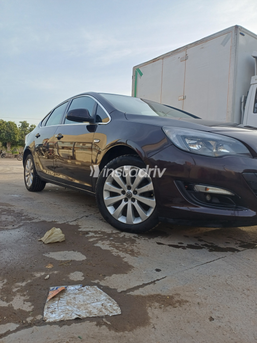 Opel Astra 2018 White Automatic Used for Sale in Cairo - 1
