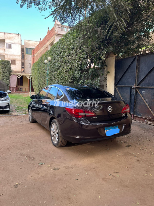 Opel Astra 2018 White Automatic Used for Sale in Cairo - 3