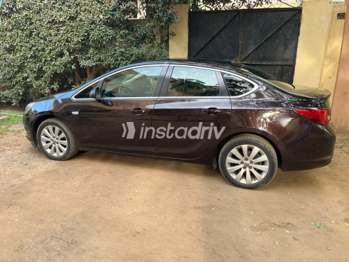 Opel Astra 2018 White Automatic Used for Sale in Cairo - 4