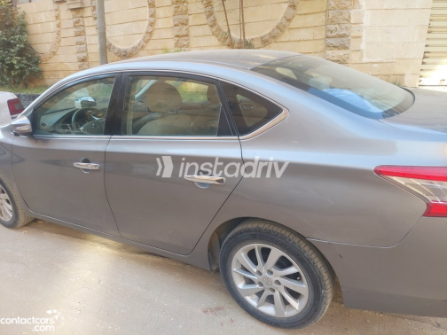 Nissan Sentra 2020 Gray Automatic Used for Sale in El Haram - 4