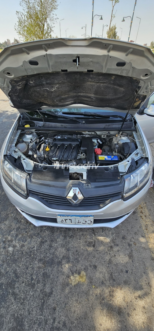 Renault Logan 2017 Silver Automatic Used for Sale in Monufia - 3