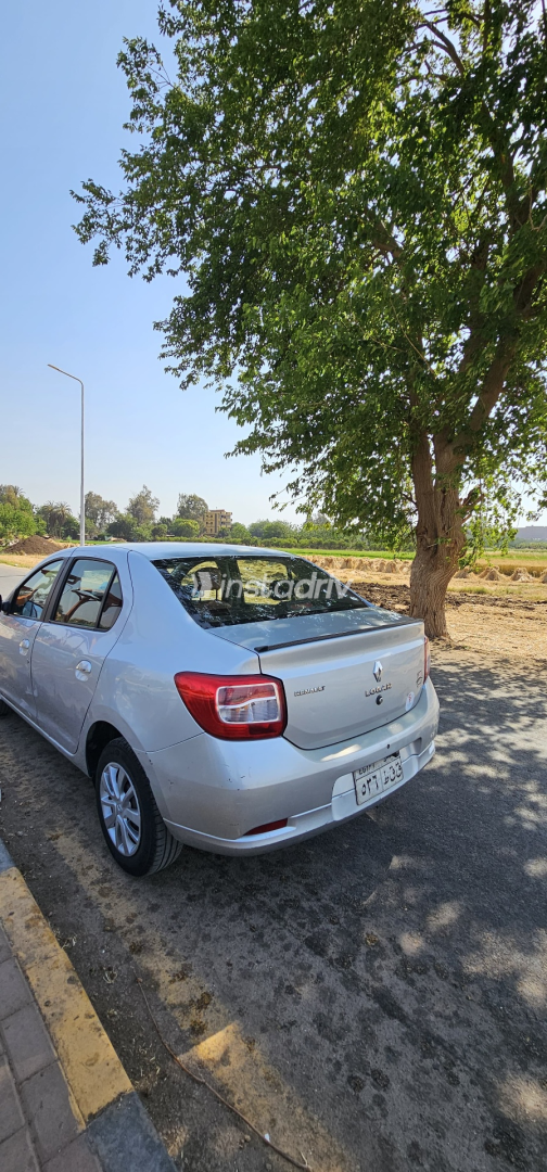 Renault Logan 2017 Silver Automatic Used for Sale in Monufia - 7