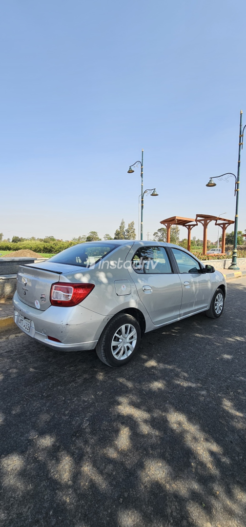 Renault Logan 2017 Silver Automatic Used for Sale in Monufia - 8