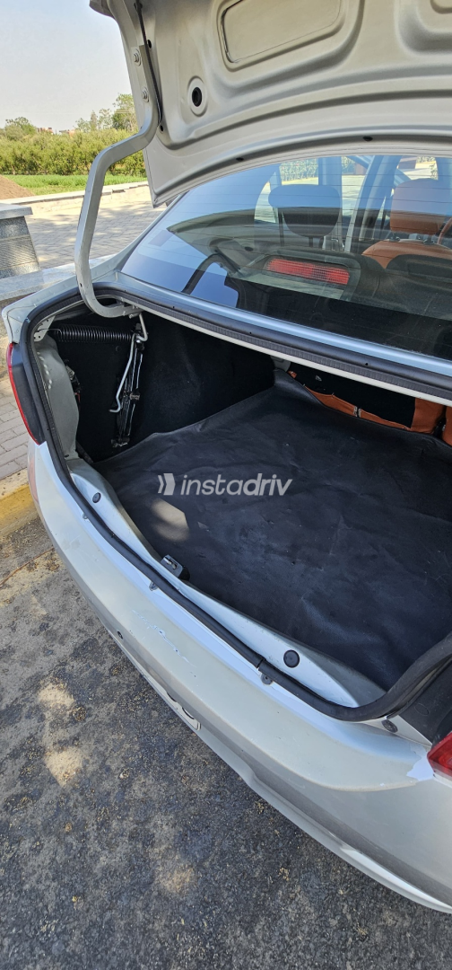 Renault Logan 2017 Silver Automatic Used for Sale in Monufia - 9