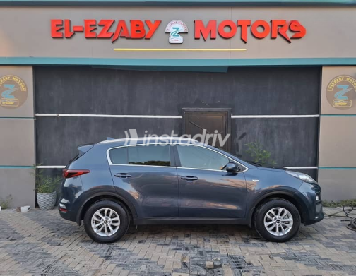 Kia Sportage 2021 Dark Blue Automatic Used for Sale in Nasr city - 3