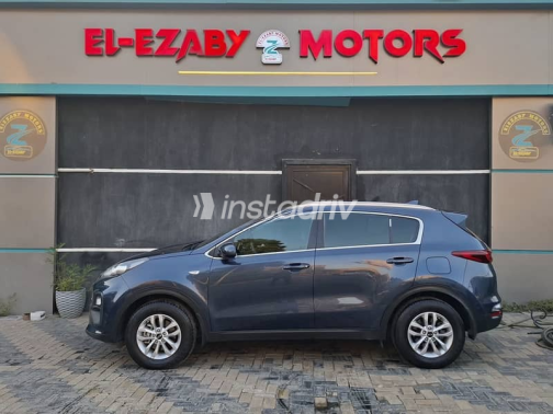 Kia Sportage 2021 Dark Blue Automatic Used for Sale in Nasr city - 9