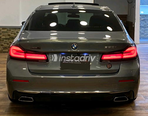 بي ام دبليو 520 2021 فضي أوتوماتيك مستعملة للبيع في مصر الجديدة - 4