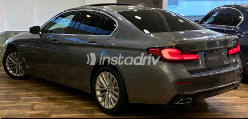 بي ام دبليو 520 2021 فضي أوتوماتيك مستعملة للبيع في مصر الجديدة - 7