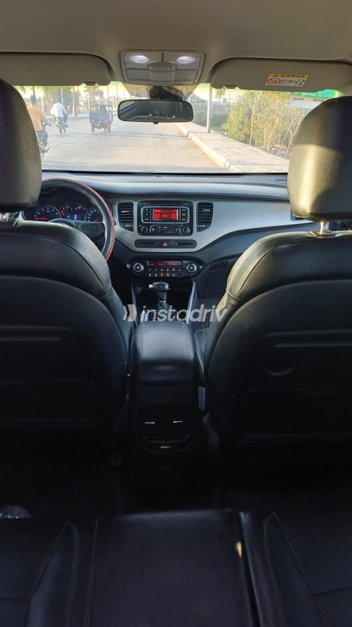 Kia Carens 2014 White Automatic Used for Sale in Nasr city - 6