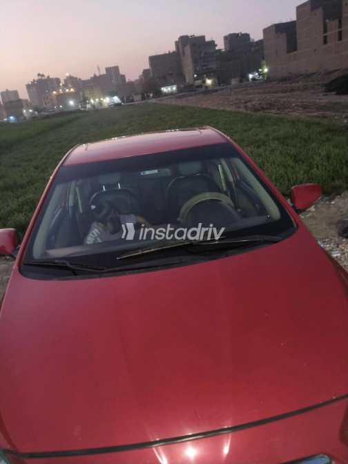 هيونداي اكسنت 2015 أبيض أوتوماتيك مستعملة للبيع في المعادى - 2