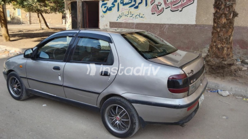 فيات سينا 2004 فضي يدوي مستعملة للبيع في القاهرة - 2