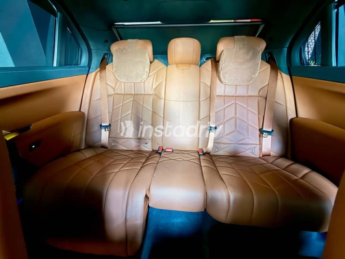 BMW 740 2024 Dark Blue Automatic Used for Sale in Cairo - 4