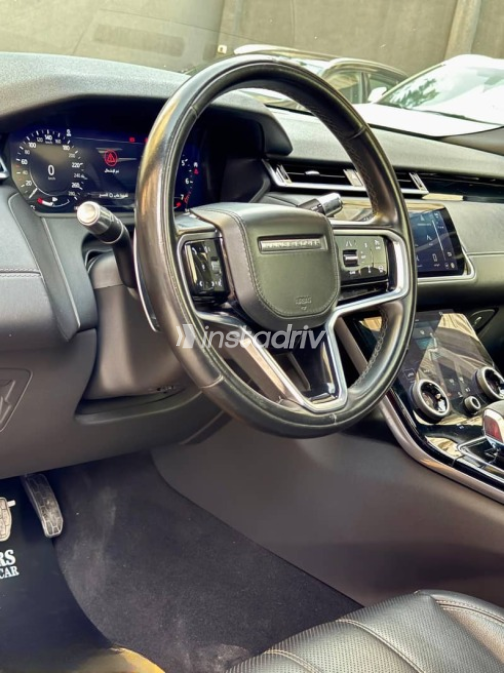Land Rover Velar 2022 Red Automatic Used for Sale in Cairo - 6