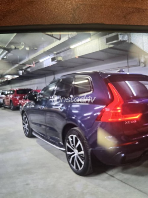 فولفو XC60 2025 أزرق غامق أوتوماتيك مستعملة للبيع في القاهرة - 3