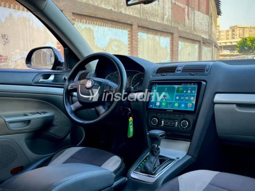 Skoda Octavia 2010 Black Automatic Used for Sale in Downtown - 2